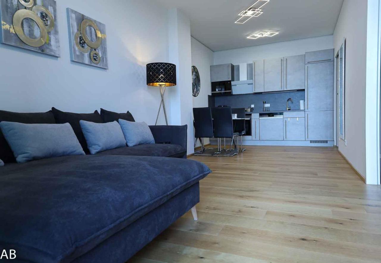 וינה Superior Apartment & Rooftop Pool מראה חיצוני תמונה